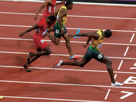 全塑自結(jié)紋塑膠跑道